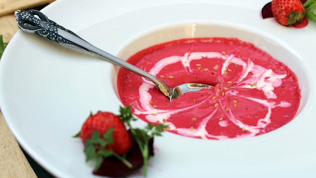 Beetroot salmorejo